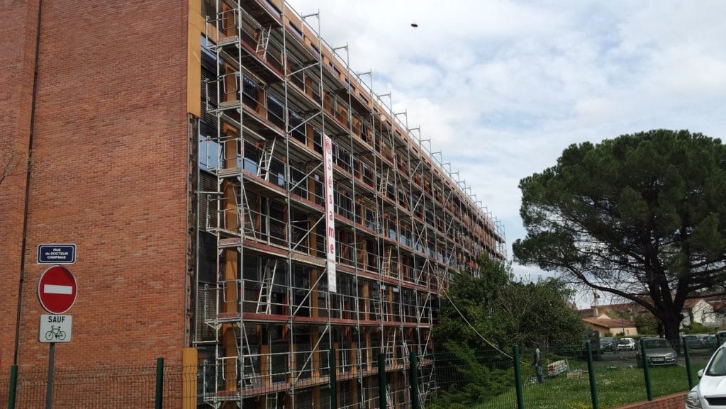 Façade CAF d'Albi (81) | Sésame Echafaudages